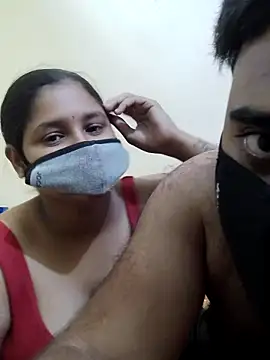 Snapshot of IND_COUPLE1 chatting on 16, 4, 2026 IND COUPLE1 online show from 16, 4, 2026