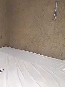 pretty prickle online show from 28, 2, 2025