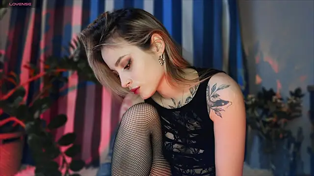 Snapshot of aviva_faith chatting on 28, 11, 2025 aviva faith online show from 28, 11, 2025