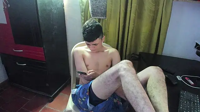 Snapshot of Waturox chatting on 23, 4, 2026 Waturox online show from 23, 4, 2026