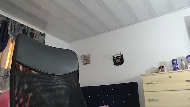 Snapshot of sweet_cutetras22 chatting on 13, 2, 2025 sweet cutetras22 online show from 13, 2, 2025