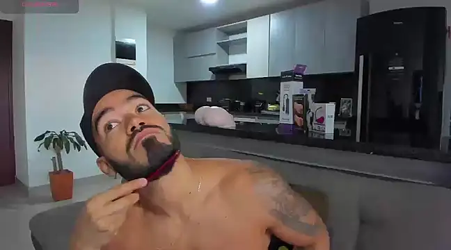 Alexander Martines online show from 1, 3, 2025