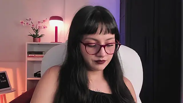 nahiapaws online show from 2, 4, 2026