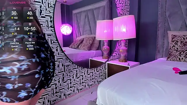 Hotsamantamature online show from 4, 3, 2025