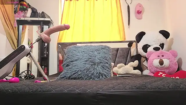 Hotsamantamature online show from 8, 10, 2025