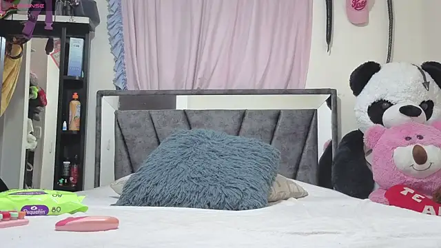 Hotsamantamature online show from 18, 10, 2025