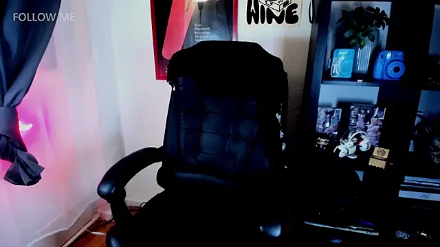 Demongirl6666 online show from 4, 3, 2026