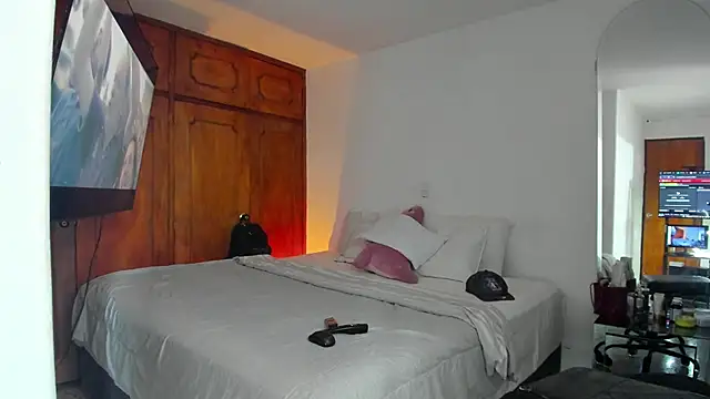 Jordyrodriiguez online show from 27, 2, 2025