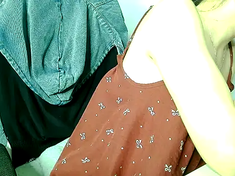 Yin-girl online show from 11, 11, 2025