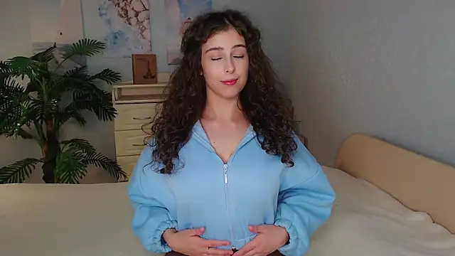 Snapshot of cosmosbaby chatting on 22, 9, 2025 cosmosbaby online show from 22, 9, 2025