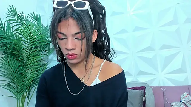 Snapshot of Briyit_Doll chatting on 11, 12, 2024 Briyit Doll online show from 11, 12, 2024
