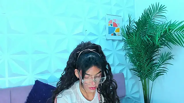 Snapshot of Briyit_Doll chatting on 19, 1, 2025 Briyit Doll online show from 19, 1, 2025