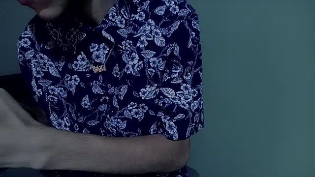 Snapshot of sweet_tippot chatting on 28, 10, 2025 sweet tippot online show from 28, 10, 2025