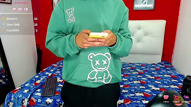 Snapshot of _snopyy_ chatting on 21, 1, 2025  snopyy  online show from 21, 1, 2025