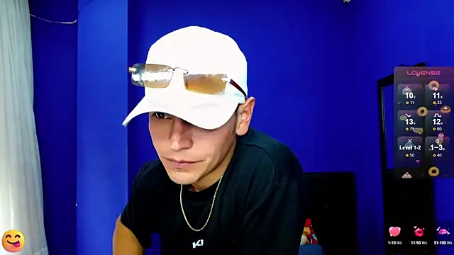 Snapshot of _snopyy_ chatting on 4, 2, 2025  snopyy  online show from 4, 2, 2025