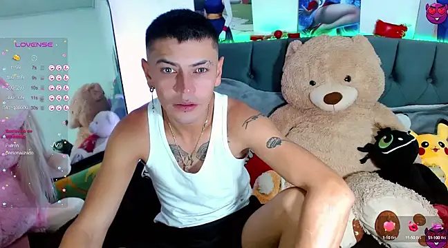 Snapshot of _snopyy_ chatting on 1, 3, 2025  snopyy  online show from 1, 3, 2025