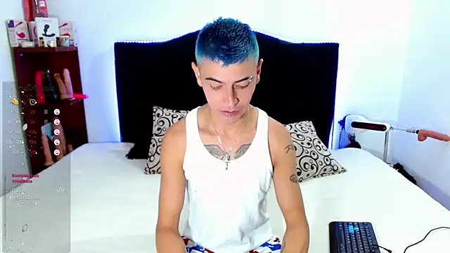 Snapshot of _snopyy_ chatting on 13, 10, 2025  snopyy  online show from 13, 10, 2025