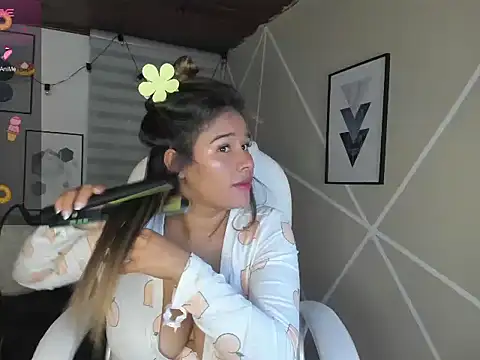 Enma  clark online show from 4, 11, 2025