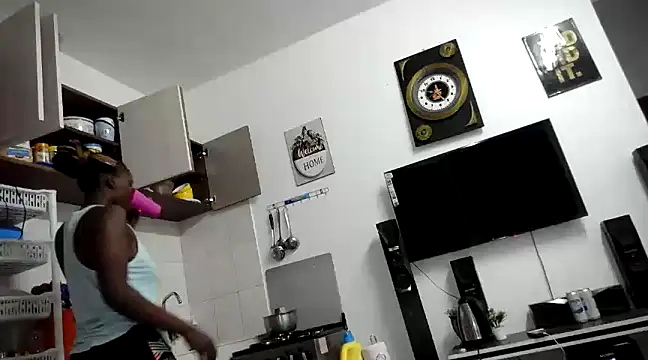 queen-goddess online show from 5, 1, 2025