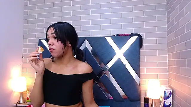 AndreaGil  online show from 8, 1, 2025