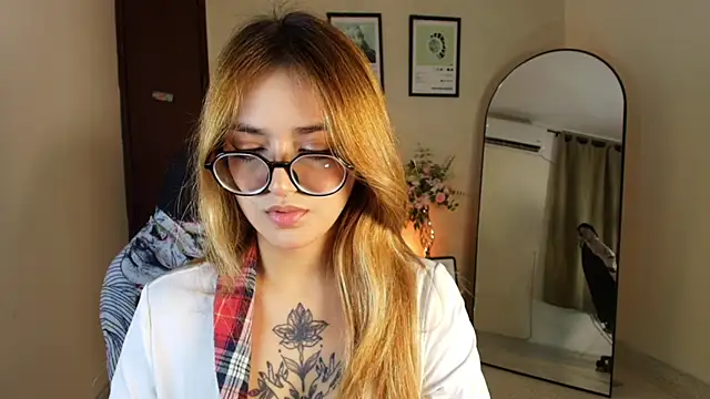 Snapshot of SweetJennaa chatting on 2, 7, 2026 SweetJennaa online show from 2, 7, 2026