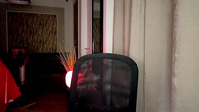 Snapshot of MiaRouge chatting on 10, 2, 2026 MiaRouge online show from 10, 2, 2026