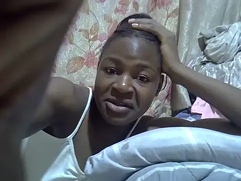 Snapshot of violababy03 chatting on 16, 12, 2025 violababy03 online show from 16, 12, 2025