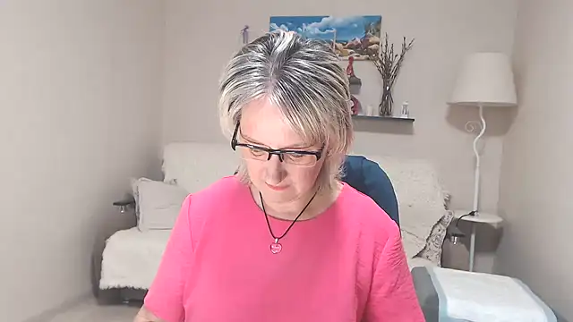 Snapshot of FleurMays chatting on 7, 7, 2026 FleurMays online show from 7, 7, 2026