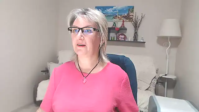 Snapshot of FleurMays chatting on 7, 7, 2026 FleurMays online show from 7, 7, 2026