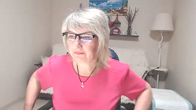 Snapshot of FleurMays chatting on 9, 7, 2026 FleurMays online show from 9, 7, 2026