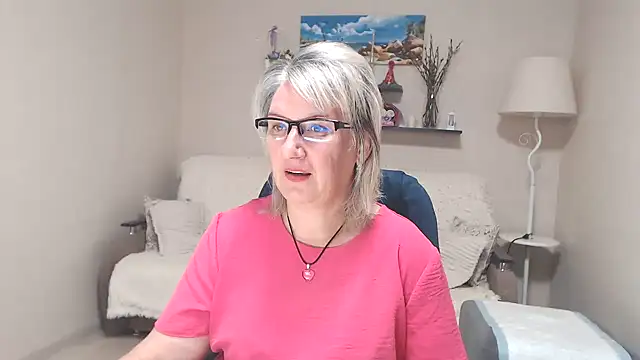 Snapshot of FleurMays chatting on 12, 7, 2026 FleurMays online show from 12, 7, 2026