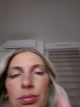 Lydie off online show from 25, 5, 2026