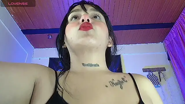 pocahonta89 online show from 16, 11, 2025