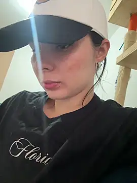 Snapshot of SofiaG_ chatting on 4, 2, 2025 SofiaG  online show from 4, 2, 2025