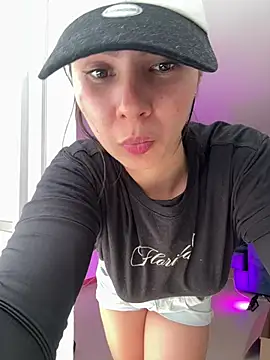 Snapshot of SofiaG_ chatting on 4, 2, 2025 SofiaG  online show from 4, 2, 2025