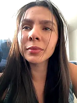 Snapshot of SofiaG_ chatting on 11, 10, 2025 SofiaG  online show from 11, 10, 2025