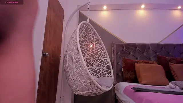 Snapshot of khloe_cutee chatting on 7, 12, 2024 khloe cutee online show from 7, 12, 2024