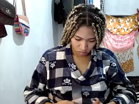 miriam775 online show from 5, 2, 2025