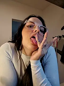 Snapshot of Jujuicy_97 chatting on 28, 10, 2025 Jujuicy 97 online show from 28, 10, 2025