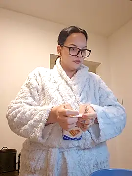 Snapshot of Jujuicy_97 chatting on 1, 12, 2025 Jujuicy 97 online show from 1, 12, 2025