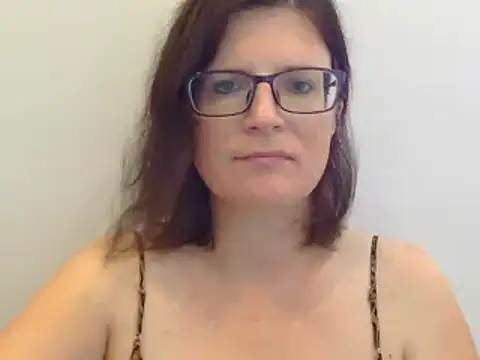 CrimsonMistress online show from 15, 1, 2025