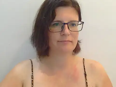 CrimsonMistress online show from 1, 2, 2025