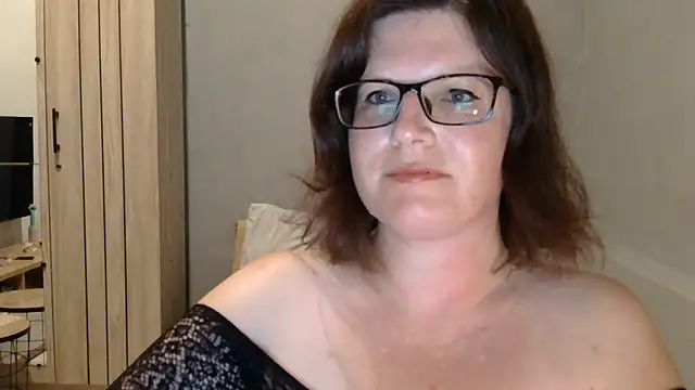 CrimsonMistress online show from 7, 10, 2025