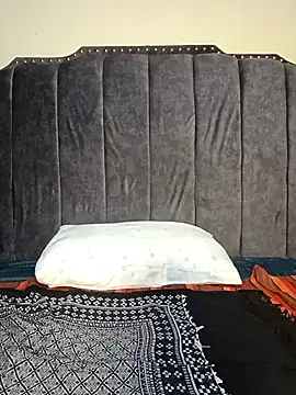 Tallulahj online show from 4, 1, 2025