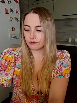 Snapshot of Cute_Hot_Alice chatting on 8, 3, 2025 Cute Hot Alice online show from 8, 3, 2025