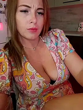 Snapshot of Cute_Hot_Alice chatting on 15, 9, 2025 Cute Hot Alice online show from 15, 9, 2025