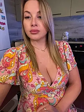 Snapshot of Cute_Hot_Alice chatting on 3, 5, 2026 Cute Hot Alice online show from 3, 5, 2026