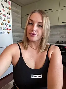Snapshot of Cute_Hot_Alice chatting on 5, 5, 2026 Cute Hot Alice online show from 5, 5, 2026