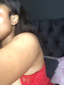 Anaelle24 online show from 6, 2, 2025