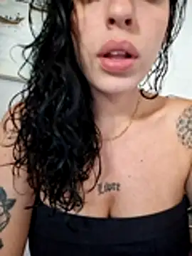 Snapshot of Sweet-diamondxxx chatting on 27, 11, 2025 Sweet-diamondxxx online show from 27, 11, 2025